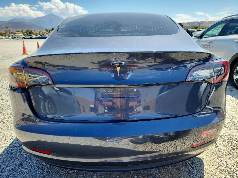 2018 TESLA MODEL 3   