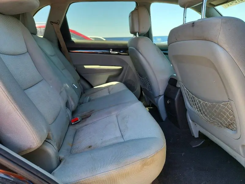 2013 KIA SORENTO LX  