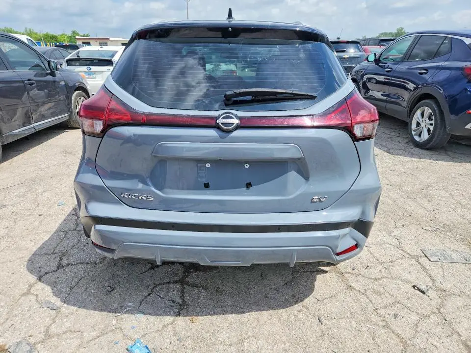 2024 NISSAN KICKS SV  