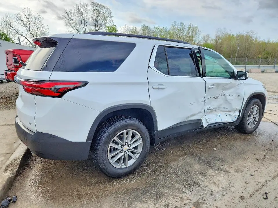 2023 CHEVROLET TRAVERSE LT  