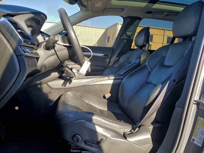 2018 VOLVO XC90 T6  