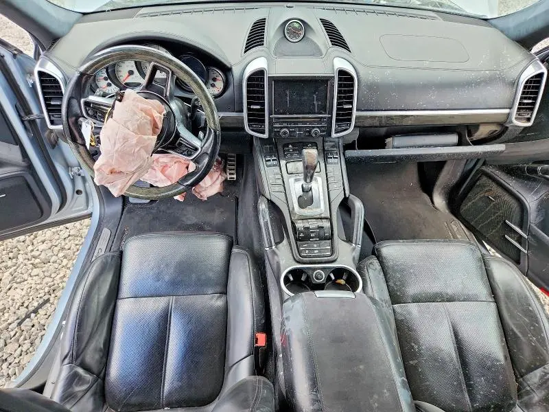 2016 PORSCHE CAYENNE GTS  