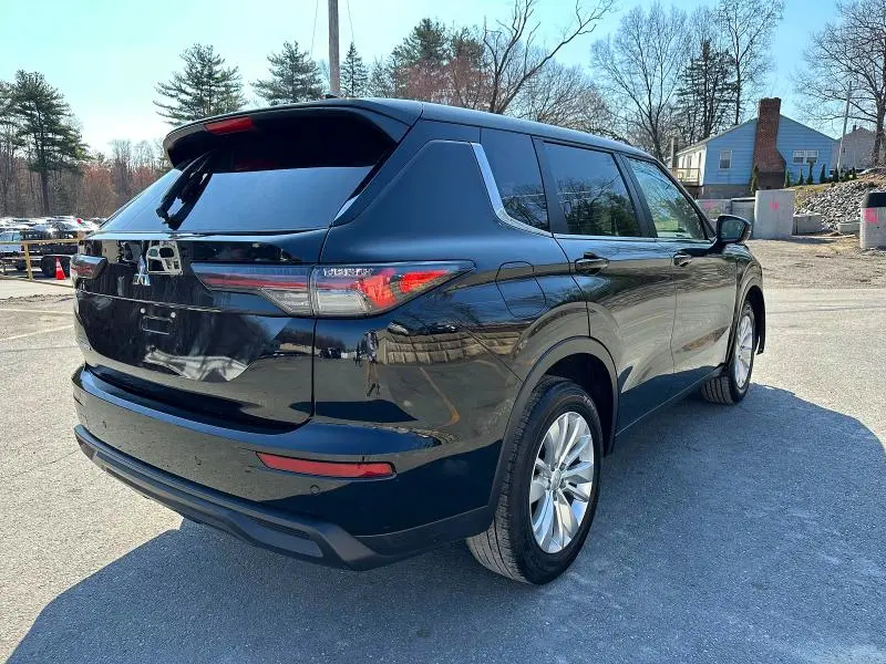 2025 MITSUBISHI OUTLANDER ES  