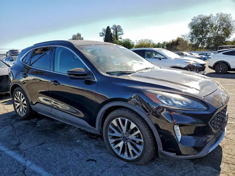 2020 FORD ESCAPE TITANIUM  