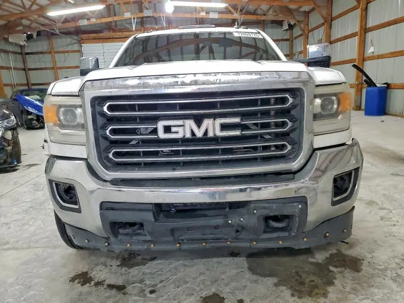 2015 GMC SIERRA K2500 SLE  