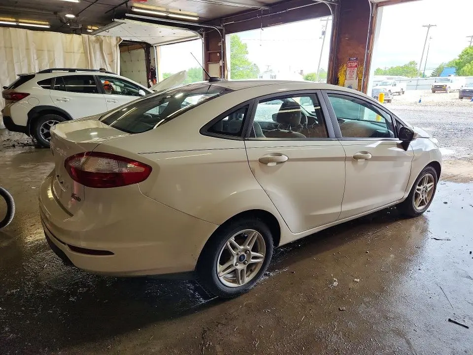 2018 FORD FIESTA SE  