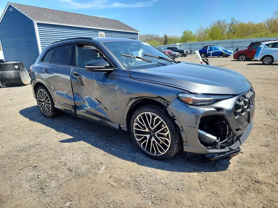 2025 AUDI SQ5 PREMIUM PLUS  