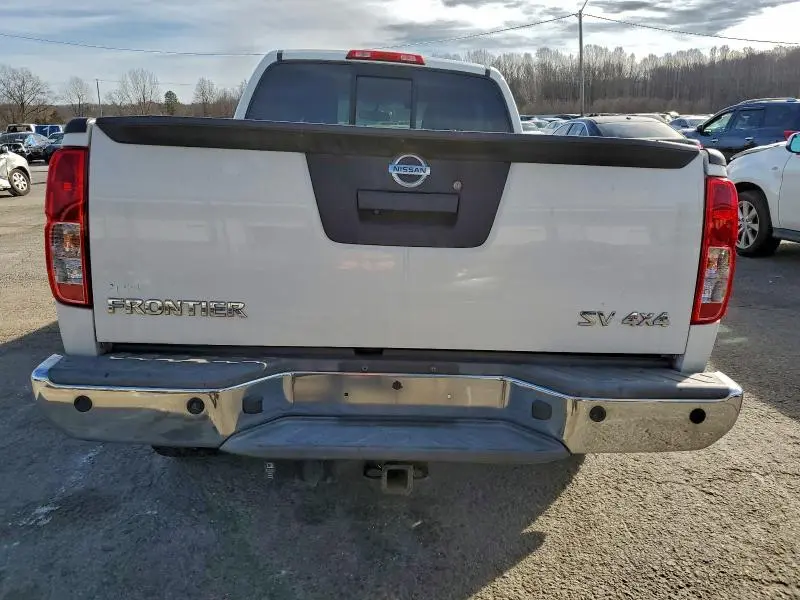2015 NISSAN FRONTIER SV  