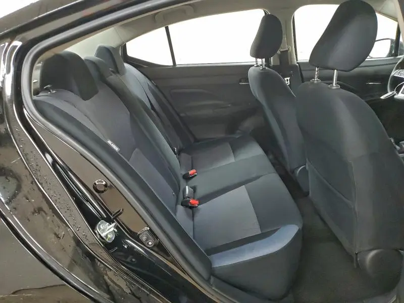 2023 NISSAN VERSA SV  