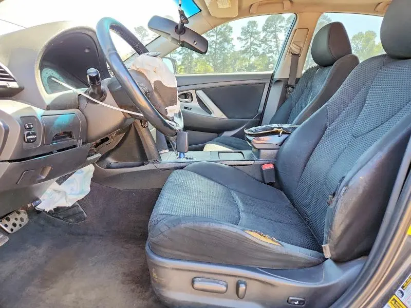2011 TOYOTA CAMRY SE  