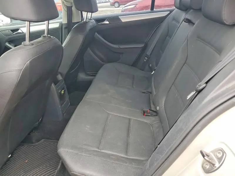 2011 VOLKSWAGEN JETTA SEL  