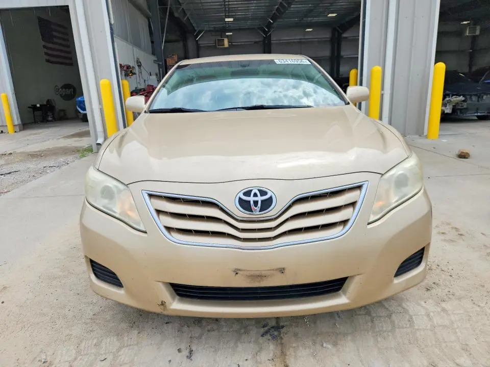 2011 TOYOTA CAMRY LE  