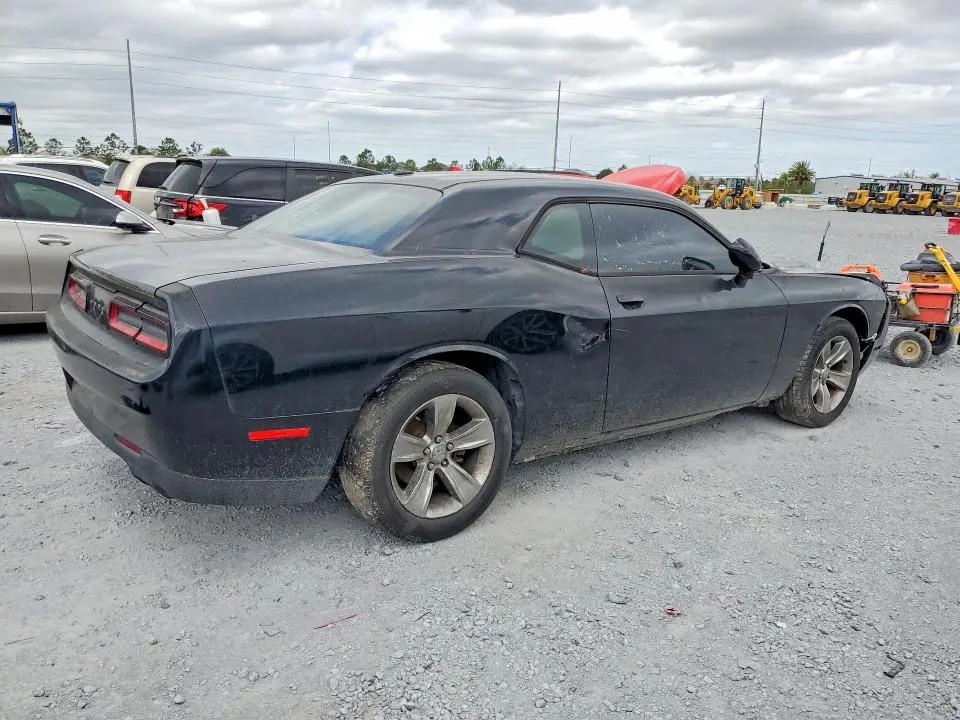 2016 DODGE CHALLENGER SXT  