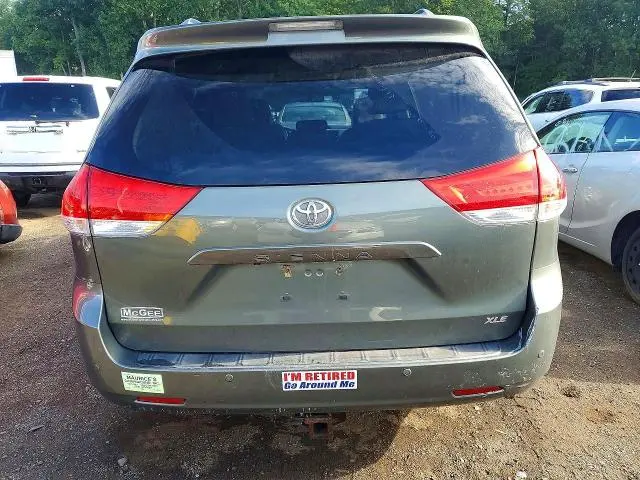 2013 TOYOTA SIENNA XLE 8-PASSENGER  