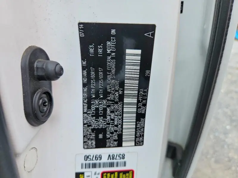 2014 TOYOTA SIENNA XLE 8-PASSENGER  