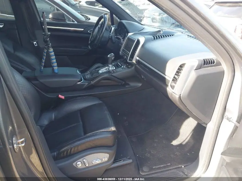 2012 PORSCHE CAYENNE  