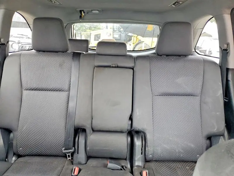 2016 TOYOTA HIGHLANDER LE  