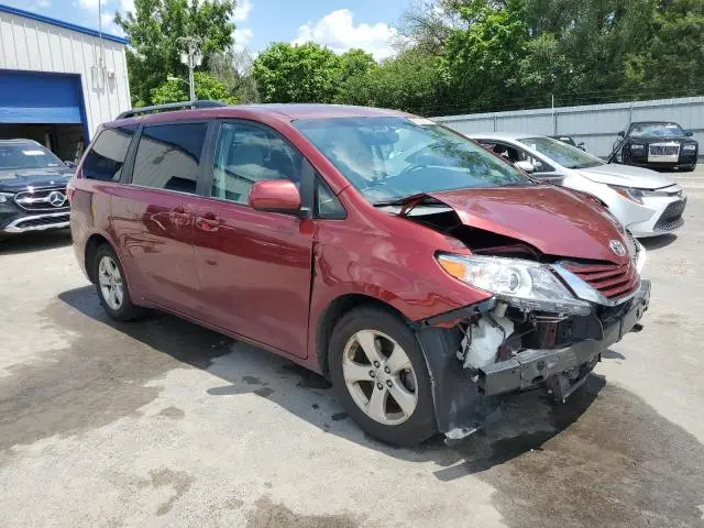 2016 TOYOTA SIENNA LE  