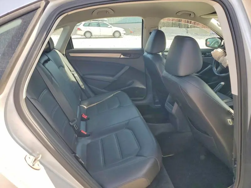 2015 VOLKSWAGEN PASSAT S  