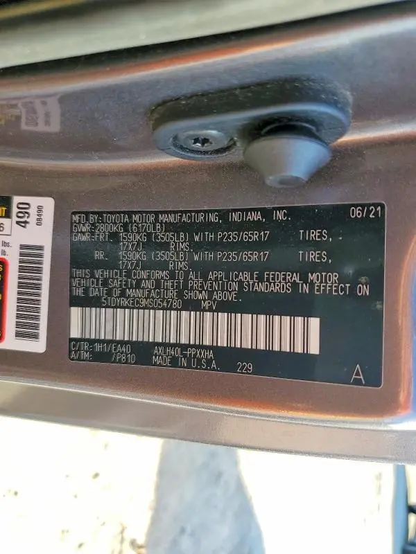 2021 TOYOTA SIENNA XLE  