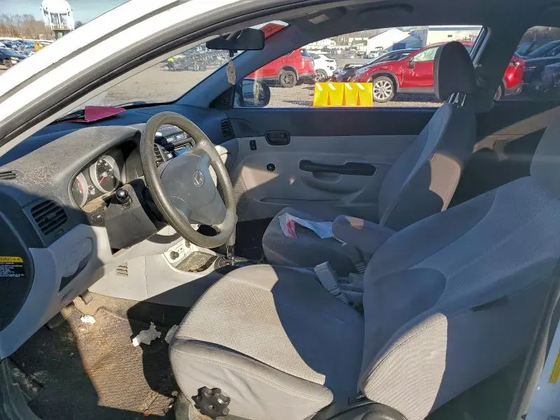 2011 HYUNDAI ACCENT GL  