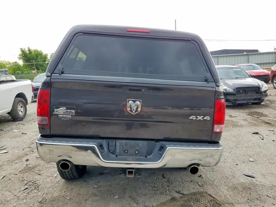 2016 RAM 1500 SLT  