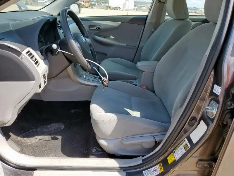 2013 TOYOTA COROLLA BASE  