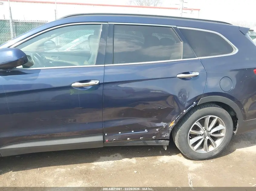 2017 HYUNDAI SANTA FE SE