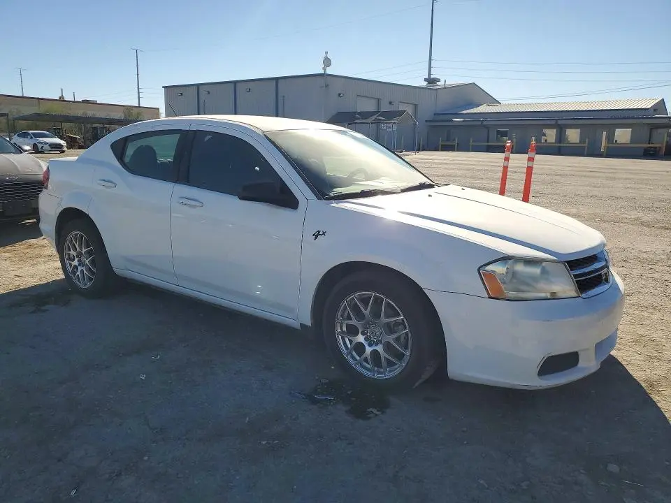2013 DODGE AVENGER SE  
