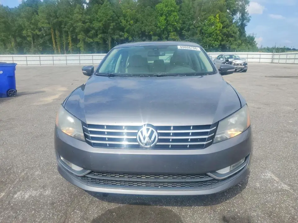2013 VOLKSWAGEN PASSAT SEL  