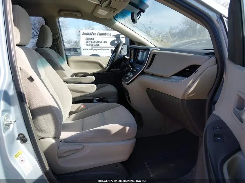 2015 TOYOTA SIENNA LE 8 PASSENGER