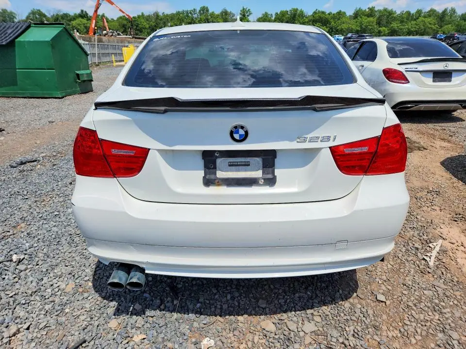 2011 BMW 328   