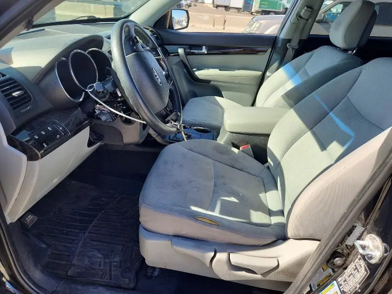 2011 KIA SORENTO LX  
