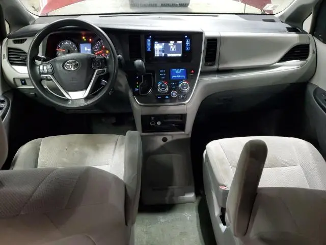 2017 TOYOTA SIENNA   