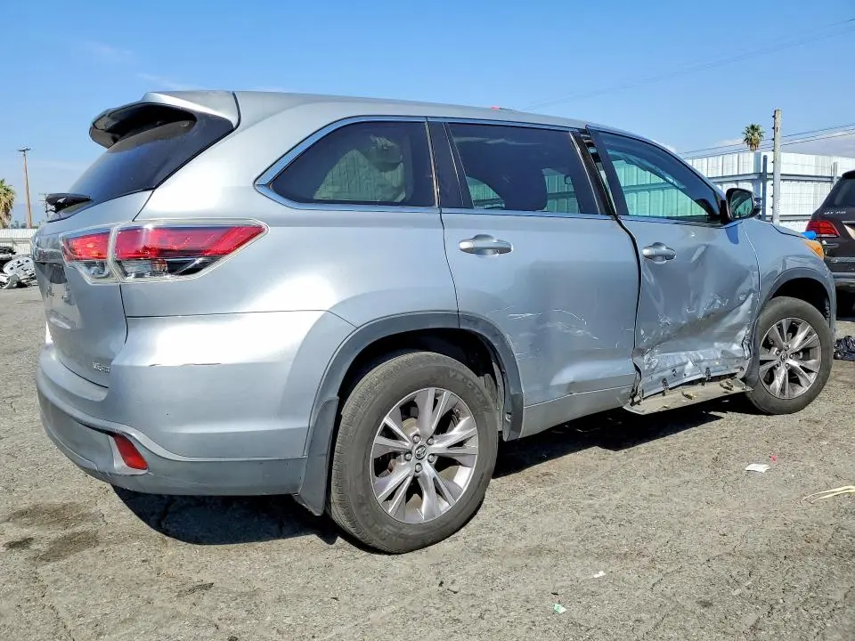 2016 TOYOTA HIGHLANDER LE  
