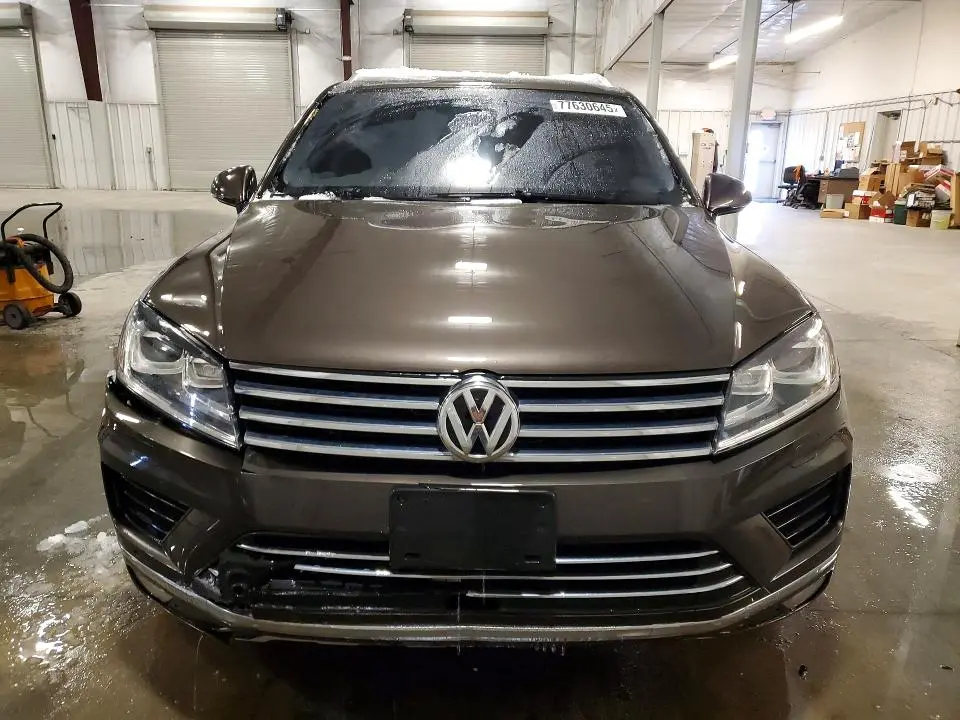 2015 VOLKSWAGEN TOUAREG V6  