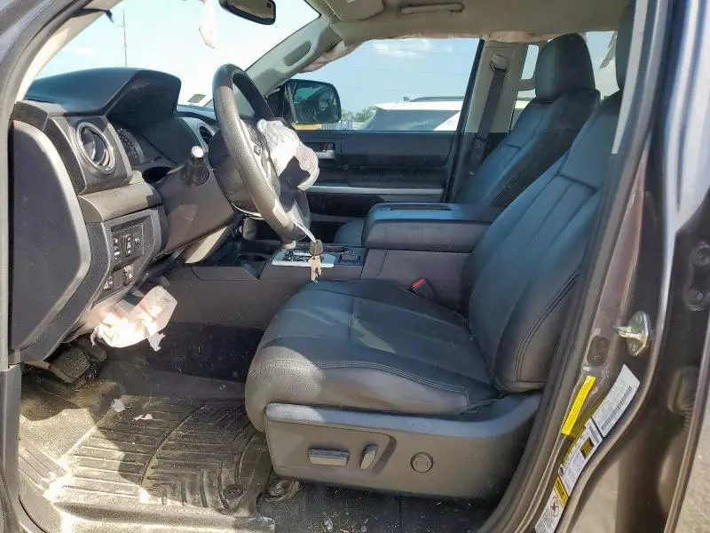 2017 TOYOTA TUNDRA CREWMAX SR5  