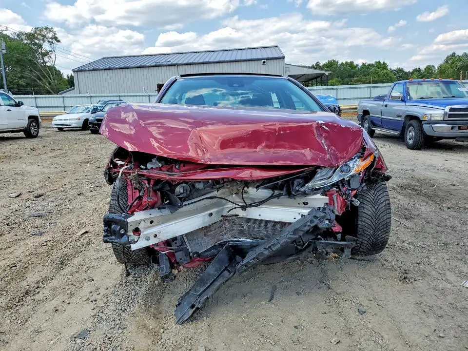2021 TOYOTA CAMRY XLE  