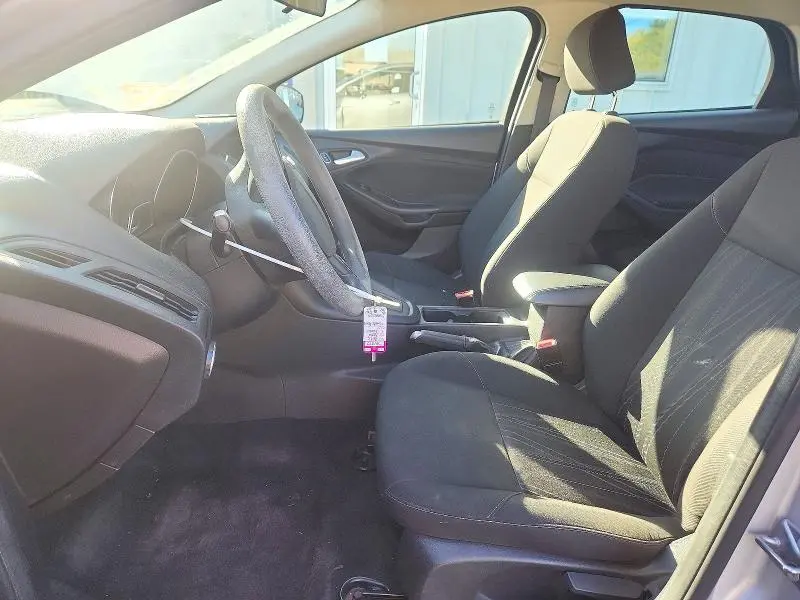 2017 FORD FOCUS SE  