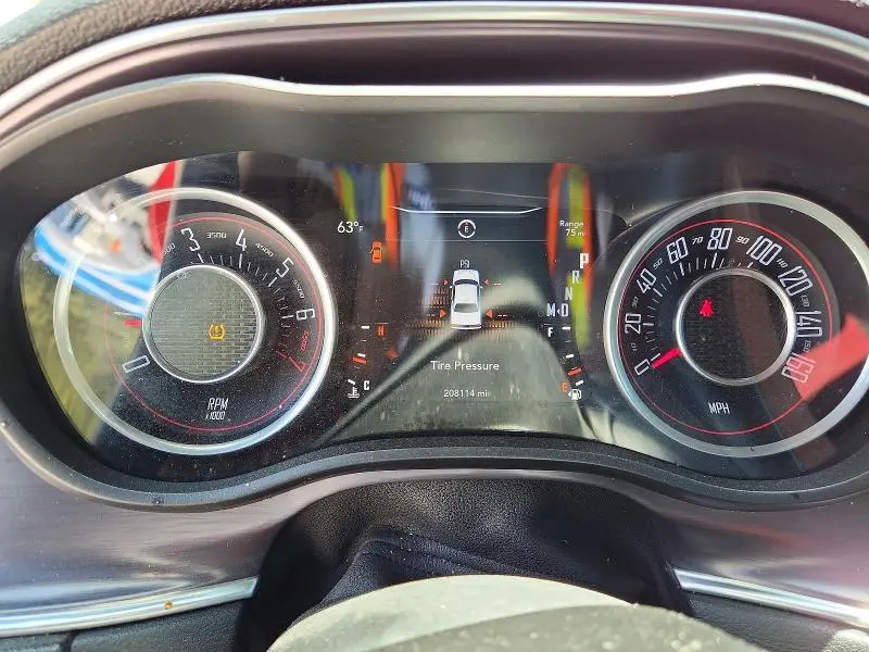 2015 DODGE CHALLENGER SXT  