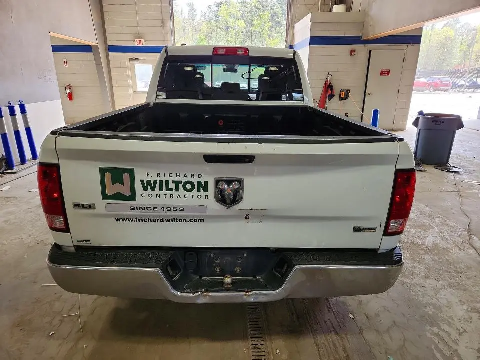 2017 RAM 1500 SLT  