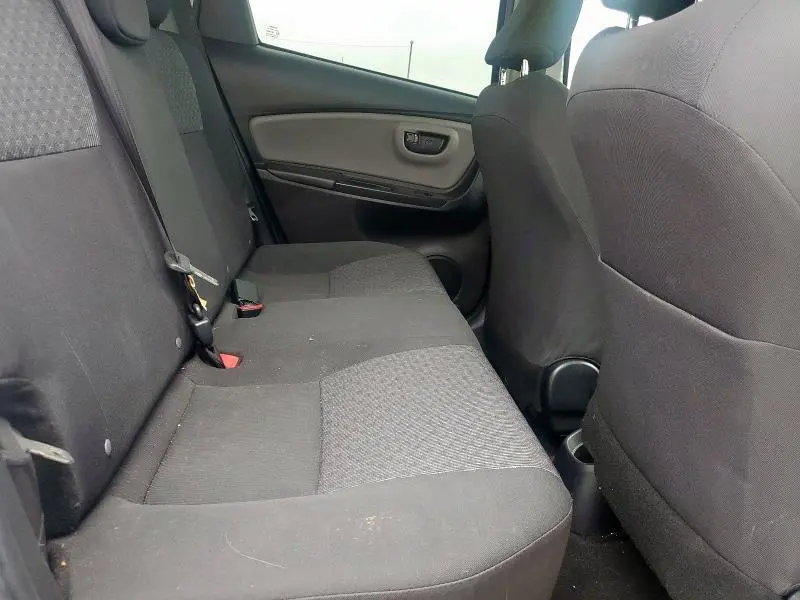 2017 TOYOTA YARIS L  