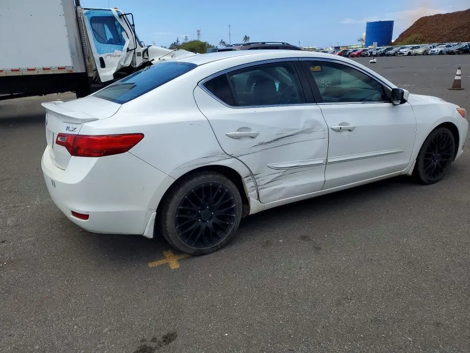 2013 ACURA ILX 20 TECH  