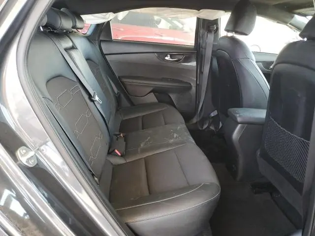 2024 KIA FORTE GT LINE  