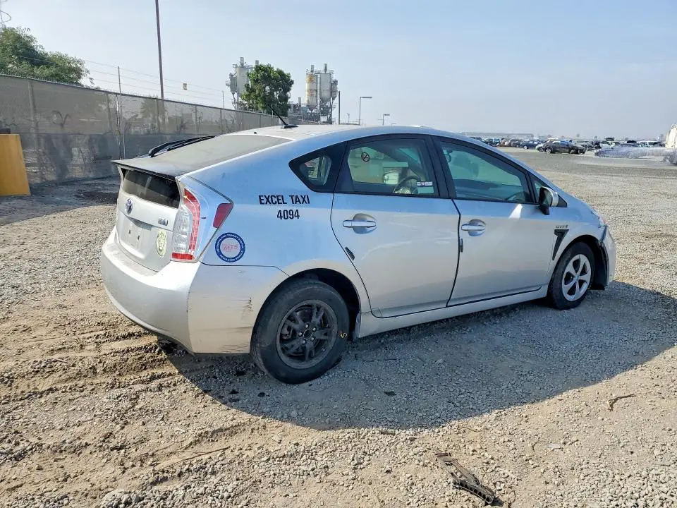2015 TOYOTA PRIUS THREE  
