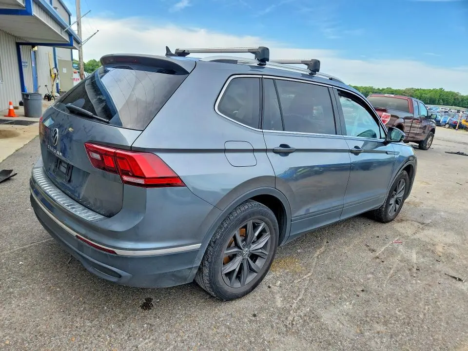 2022 VOLKSWAGEN TIGUAN SE  