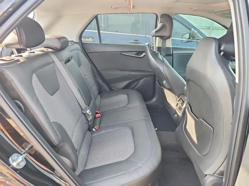 2023 KIA NIRO EX  