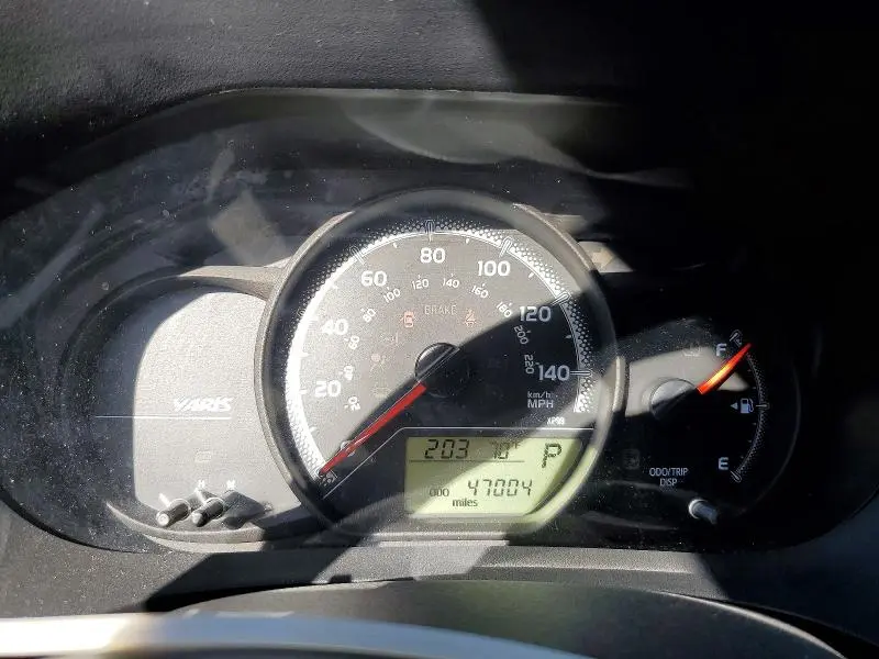 2016 TOYOTA YARIS 5-DOOR LE  