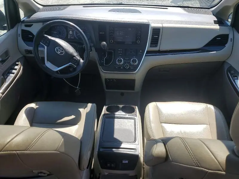 2020 TOYOTA SIENNA XLE 8-PASSENGER  