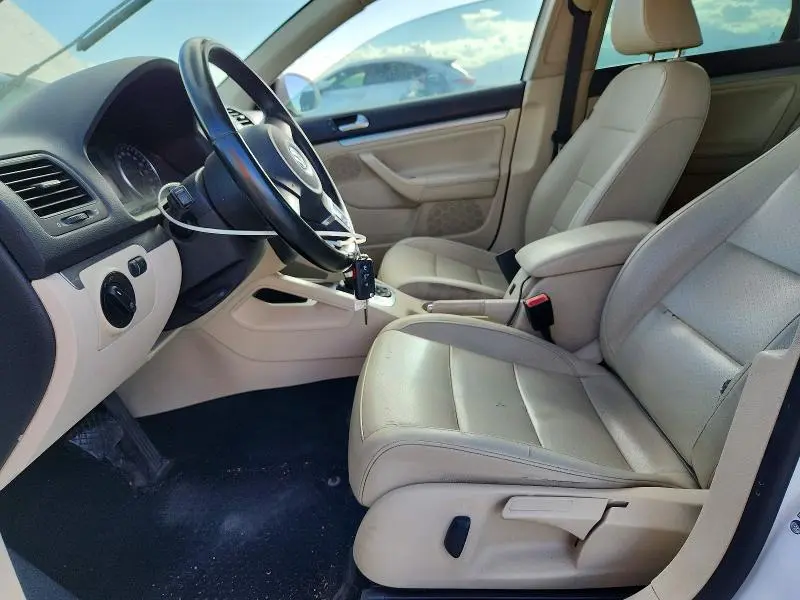 2010 VOLKSWAGEN JETTA LIMITED  